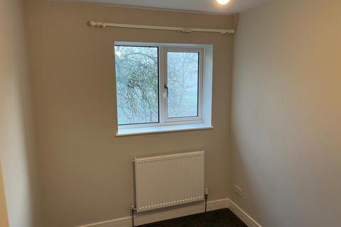2 bedroom house to rent, Forge Close, ,