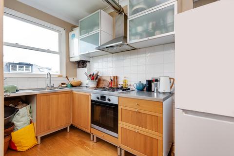 2 bedroom apartment to rent, Brecknock Road, London N19