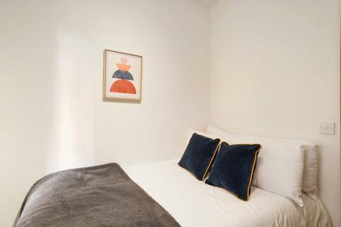 1 bedroom in a house share to rent, Randolph Avenue, London W9