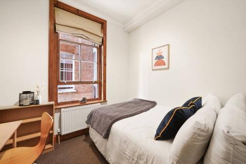 1 bedroom in a house share to rent, Randolph Avenue, London W9