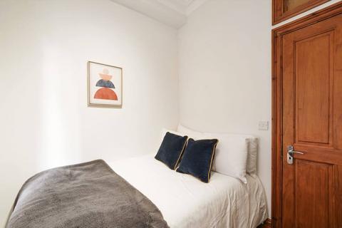 1 bedroom in a house share to rent, Randolph Avenue, London W9