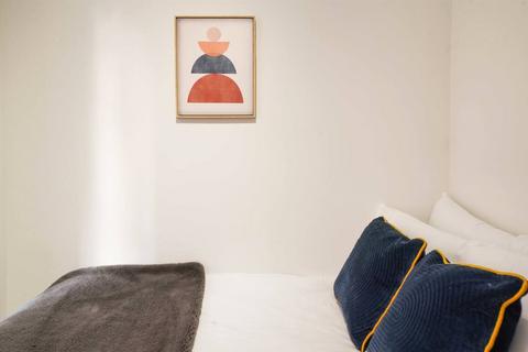 1 bedroom in a house share to rent, Randolph Avenue, London W9