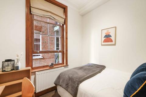 1 bedroom in a house share to rent, Randolph Avenue, London W9