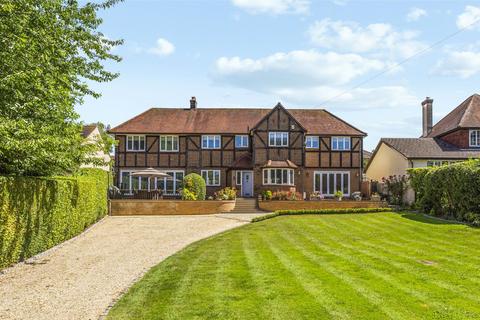 5 bedroom detached house for sale, London Road East, Amersham, Buckinghamshire, HP7