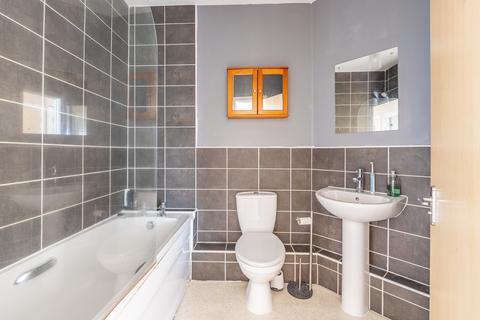 9 Flax Crescent, Carterton, OX18 1NA