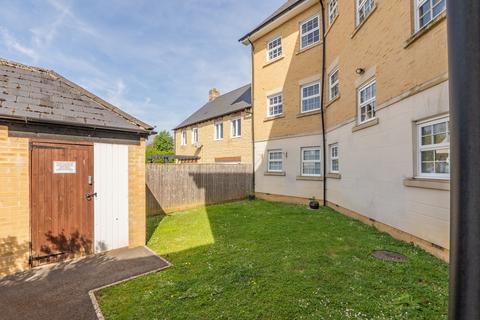 9 Flax Crescent, Carterton, OX18 1NA