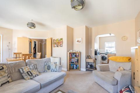 9 Flax Crescent, Carterton, OX18 1NA