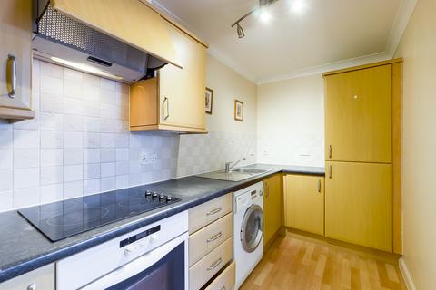 2 bedroom flat to rent, Crown Heights, Alencon Link, Basingstoke, RG21