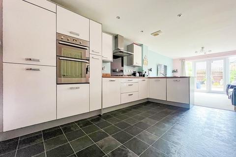 3 bedroom terraced house for sale, Hammond Road, Patchway, Bristol, Gloucestershire, BS34