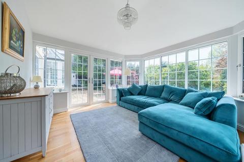 33 Corbett Road, Carterton, OX18 3LG