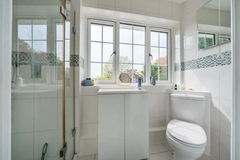 33 Corbett Road, Carterton, OX18 3LG