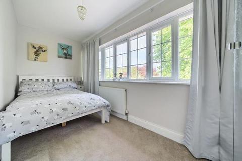 33 Corbett Road, Carterton, OX18 3LG
