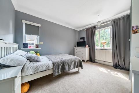 33 Corbett Road, Carterton, OX18 3LG