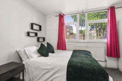 1 bedroom in a house share to rent, Chippenham Road, London W9