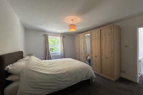 3 bedroom flat to rent, Bridport