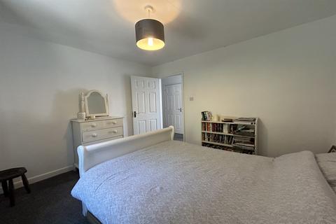 3 bedroom flat to rent, Bridport