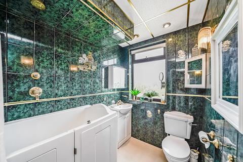 27 Bridge End, London, E17 4ER