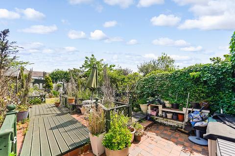 27 Bridge End, London, E17 4ER