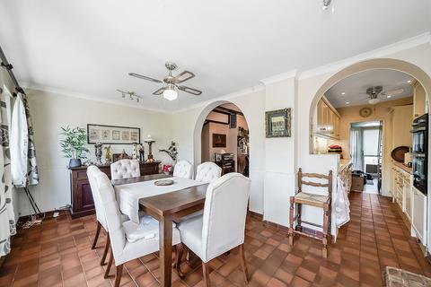 27 Bridge End, London, E17 4ER