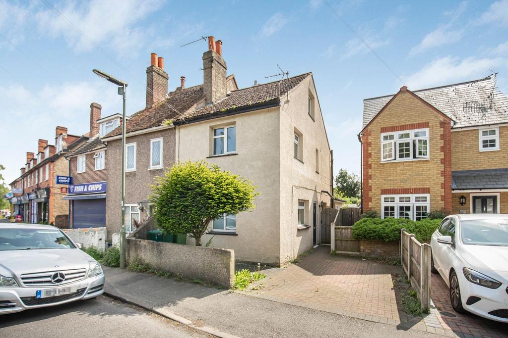 Feltham Hill Road, Ashford, TW15 3 bed cottage for sale £425,000