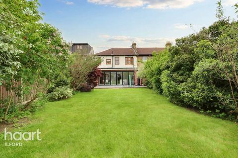 4 bedroom end of terrace house for sale, Balfour Road, Ilford