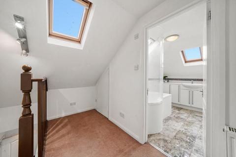 1 bedroom in a house share to rent, Lowfield Road, London W3