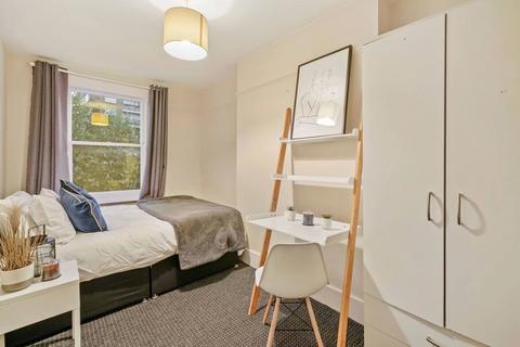 1 bedroom in a house share to rent, Lanark Place, London W9