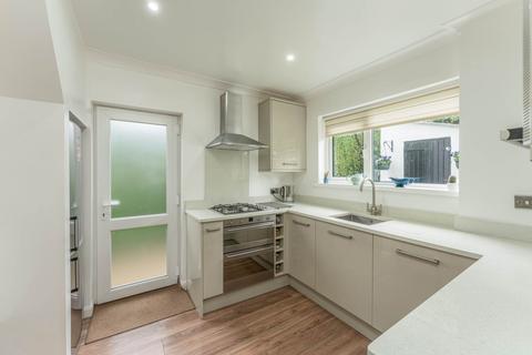 10 Schubert Road, Elstree, Borehamwood, WD6 3DN