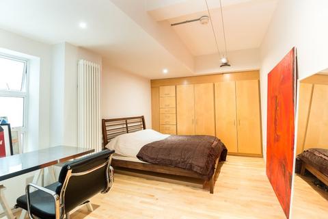 2 bedroom apartment to rent, The Paramount Building, 206-212 St. John Street, London, EC1V