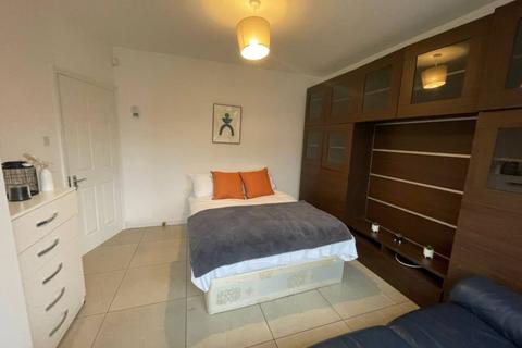 undefined, Cleveley Crescent, London W5