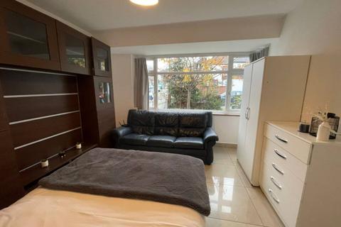 undefined, Cleveley Crescent, London W5