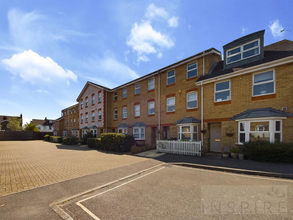 Horsham, Horsham RH13 3 bed townhouse for sale £425,000