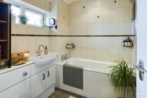 6 Washington Road, Bewbush, Crawley, RH11 6EJ