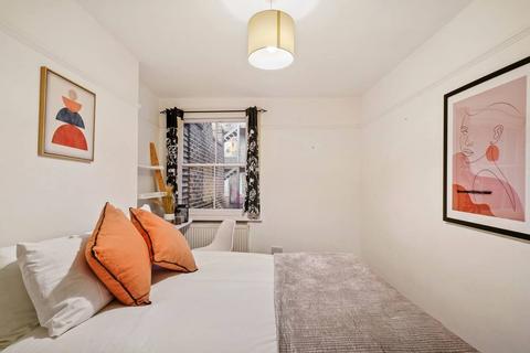 1 bedroom in a house share to rent, Lanark Place, London W9