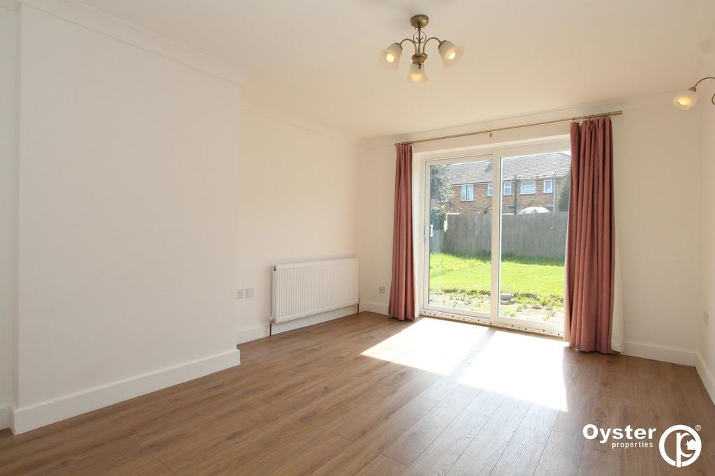Green Lane, Edgware, HA8 3 bed semidetached house to rent £2,100 pcm (£485 pw)