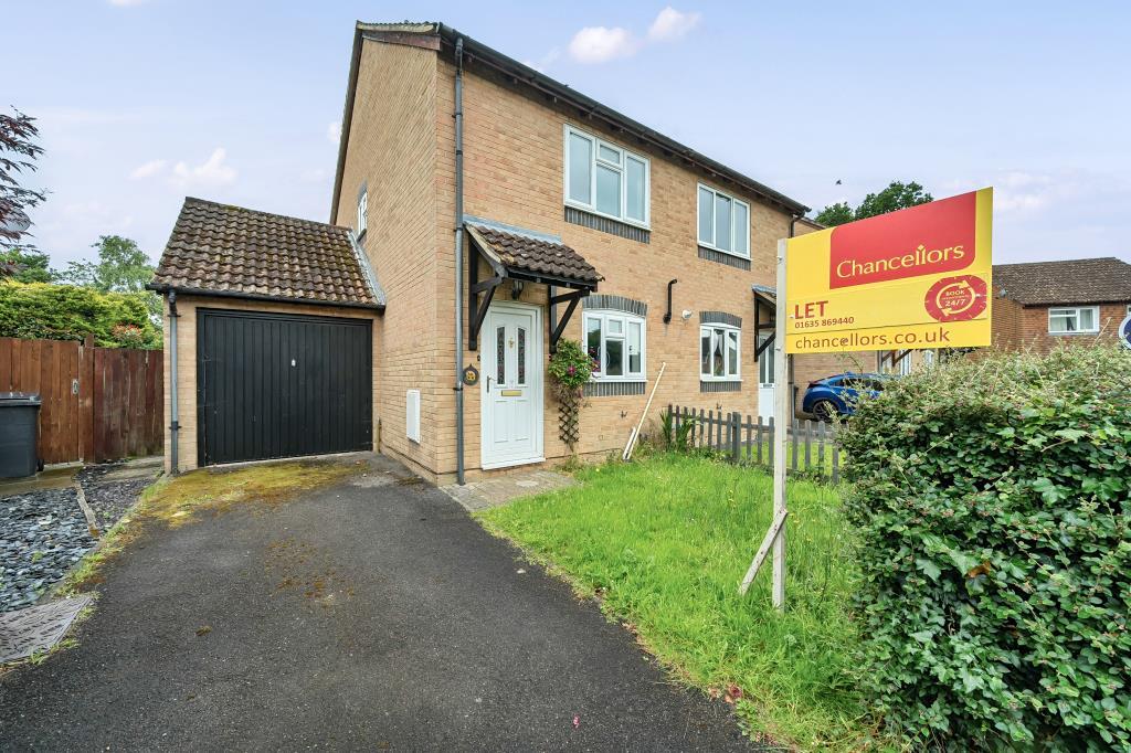 Fuller Close, Thatcham, RG19 2 bed semidetached house £1,450 pcm (£