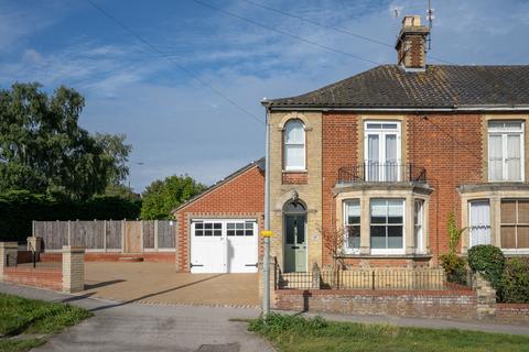 3 bedroom semi-detached house for sale, London Road, Suffolk IP19