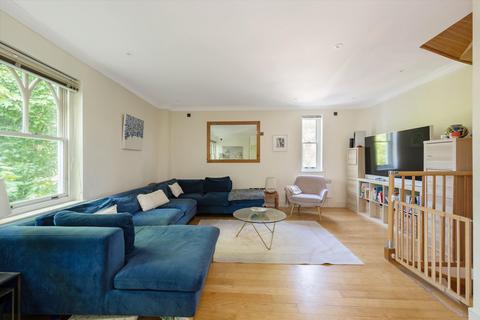 3 bedroom maisonette for sale, North End Way, London, NW3.
