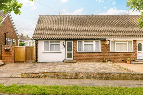 2 bedroom semi-detached bungalow for sale, Pinewood Avenue, Leigh-on-sea, SS9