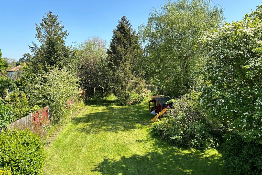 Hayes Way, Park Langley, Beckenham, BR3 4 bed detached house for sale