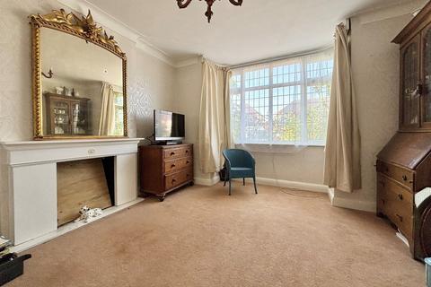 79 Hayes Way, Beckenham, BR3 6RR