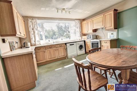 5 Dipe Lane, West Boldon, East Boldon, NE36 0PX