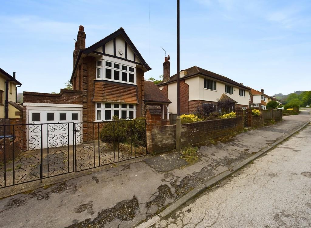 Whitfield Hill, Dover 3 bed detached house for sale £425,000