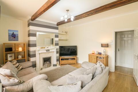 3 bedroom end of terrace house for sale, Kershaw Street, Glossop SK13