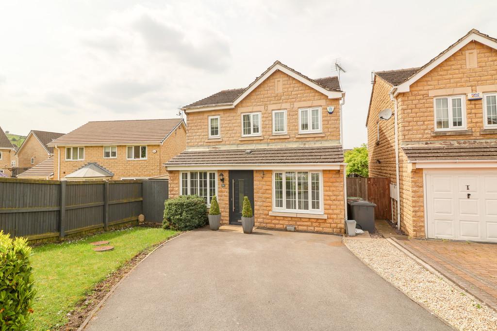 Plover Close, Glossop SK13 3 bed detached house for sale £395,000