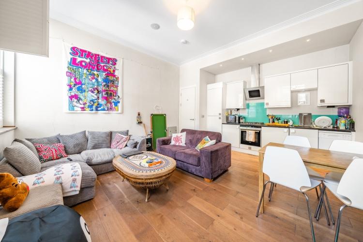 Edgeley Road Clapham Common SW4 2 bed apartment to rent £2,100 pcm (£
