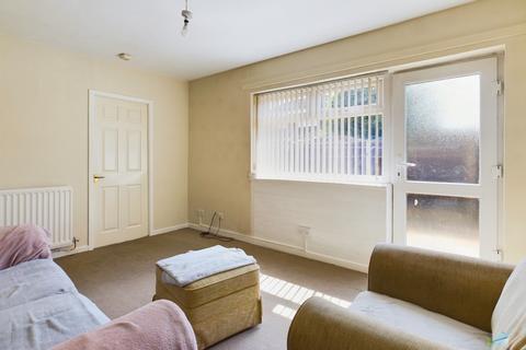 2 bedroom ground floor flat for sale, Amberley Ave, Wirral CH46