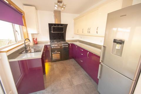 3 bedroom semi-detached house to rent, Glenfield Road, Cowdenbeath, KY4