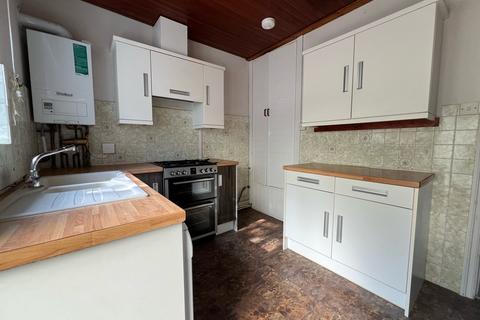 10 Hornchurch Hill, Whyteleafe, CR3 0DA