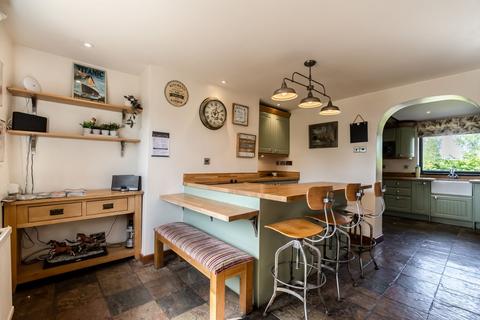 5 bedroom farm house for sale, Limpenhoe